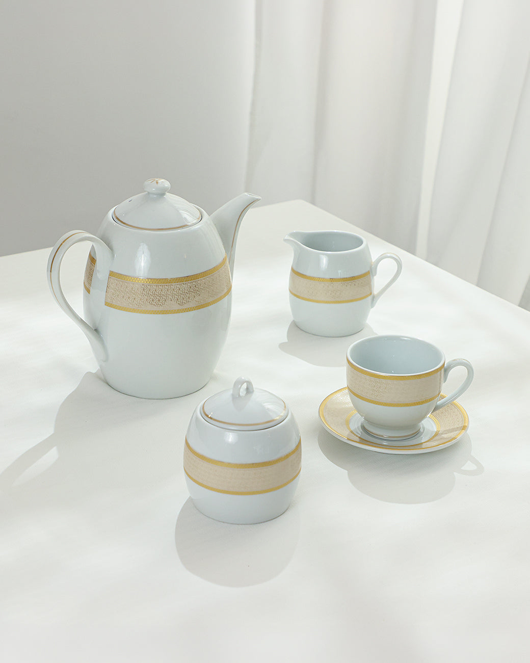 17 Pcs Porcelain Tea Set, Ivory Band