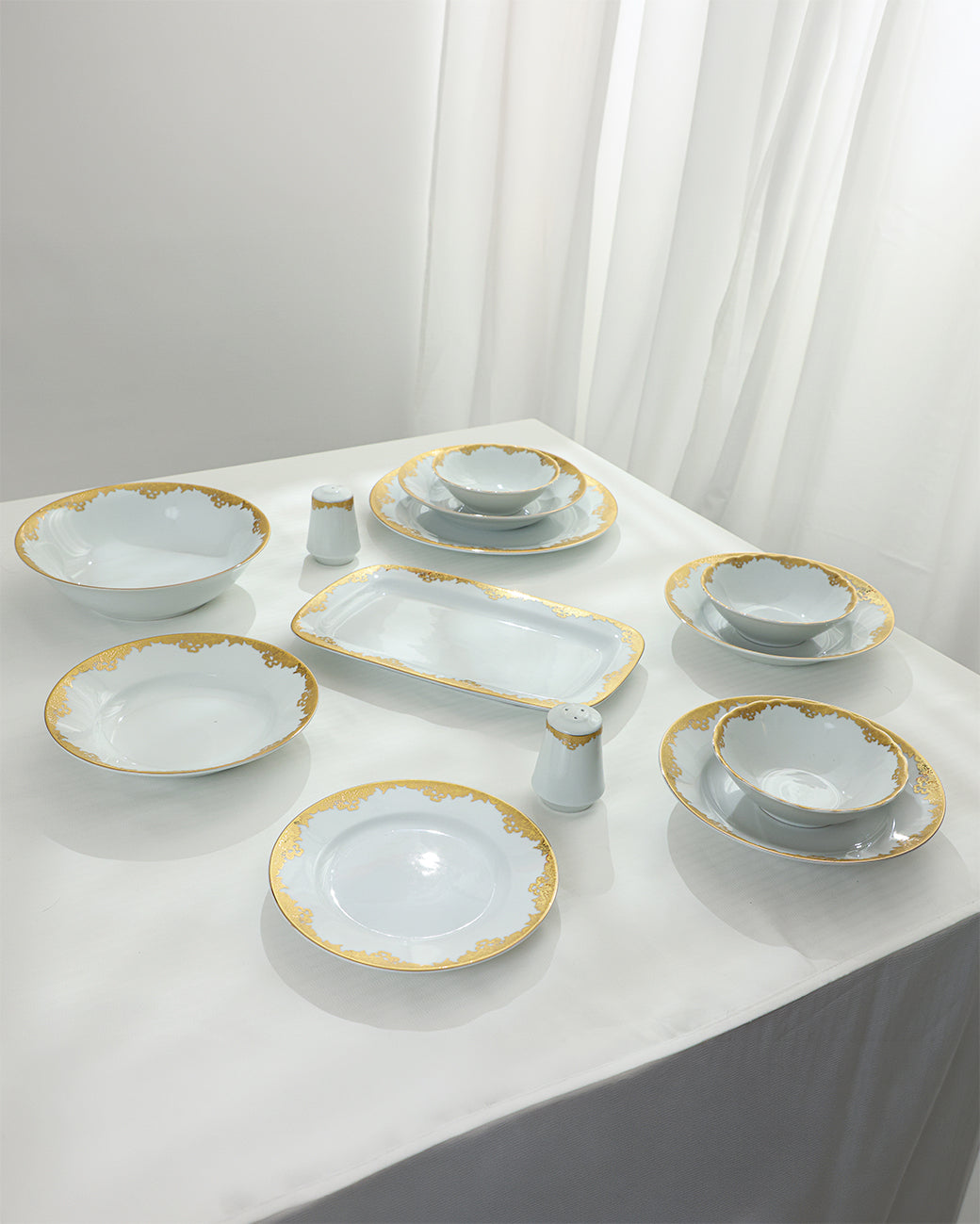 36 Pcs Porcelain Dinner Set, Gold Lace