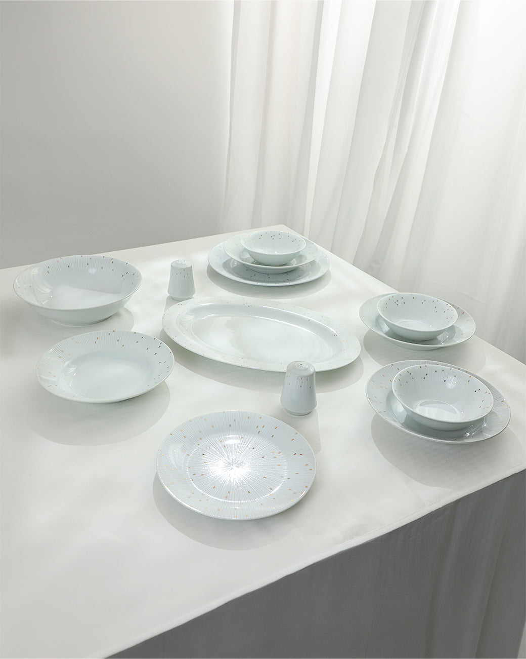 36 Pcs Porcelain Dinner Set, Golden Spark
