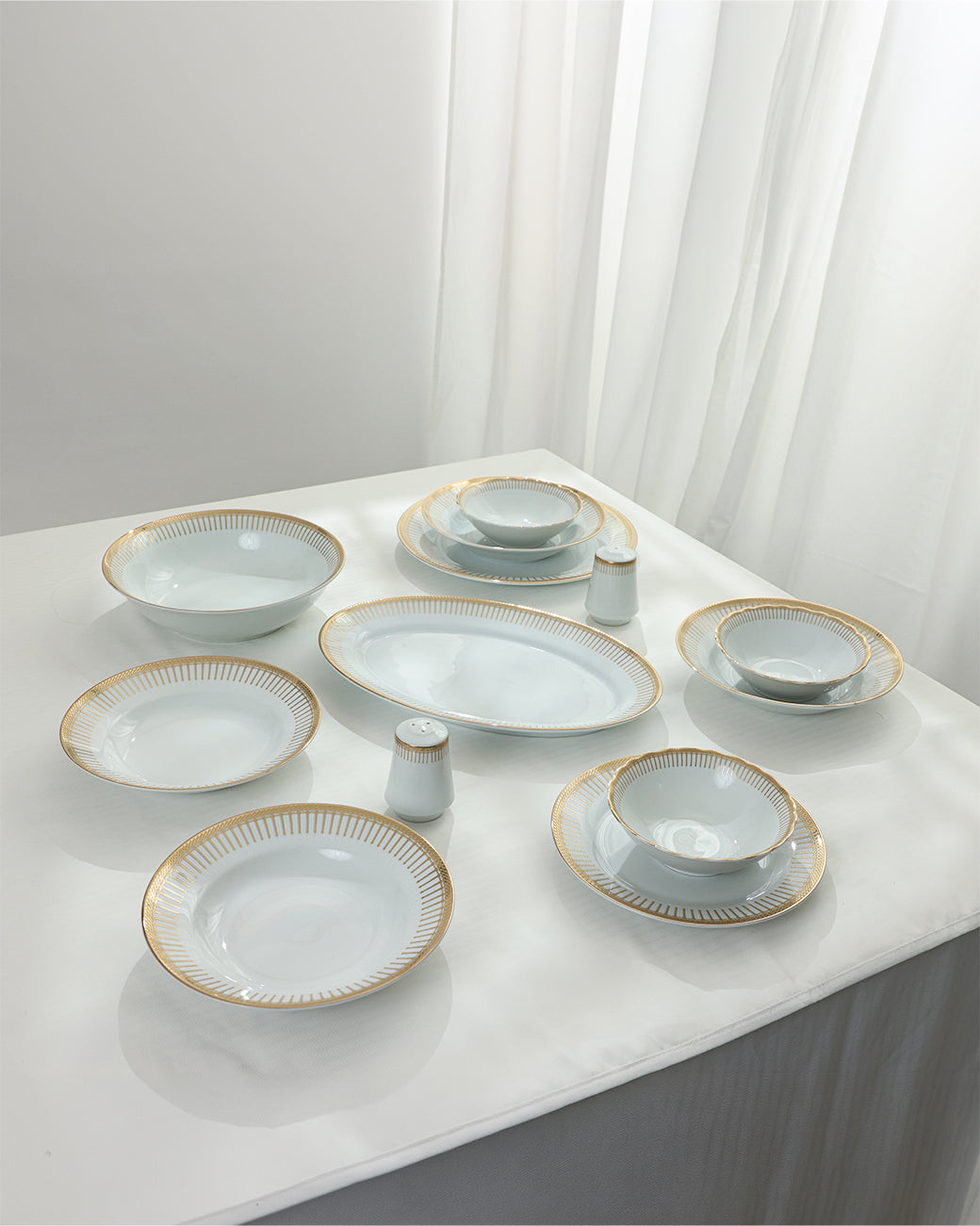 36 Pcs Porcelain Dinner Set, Gold Rays
