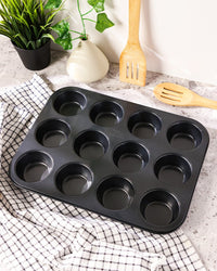 Bakers Select 12-Cup Muffin Pan